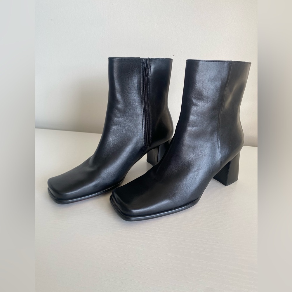 Vintage Nine West Women’s Black Leather Booties Square Toe-Block Heel-Size 6.5